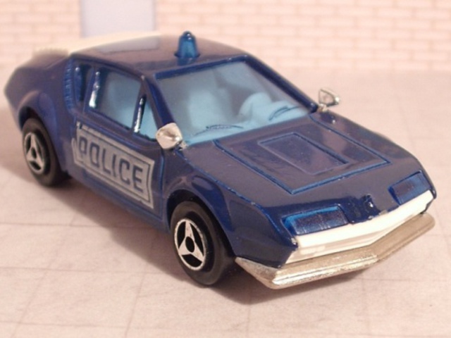 Zsandárok Renault-val