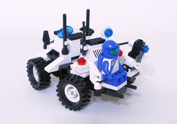 1621 Lunar MPV Vehicle 1.JPG