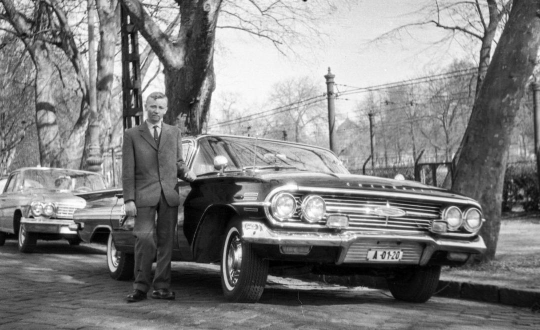 1966_impala_allatkert_miniszterirendszam.jpg