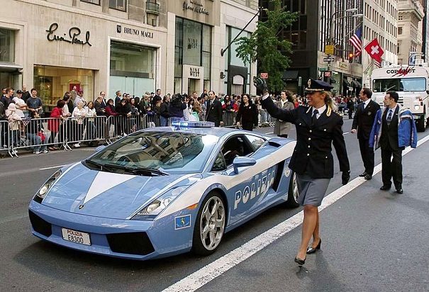 Lamborghini-Gallardo_Police_Car_s.jpg