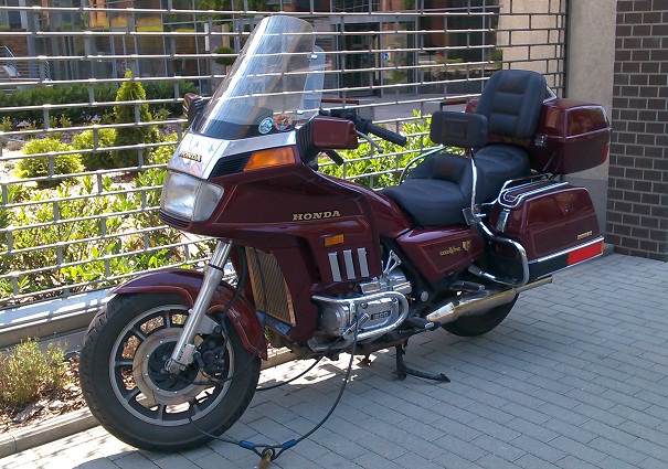 goldwing1.jpg
