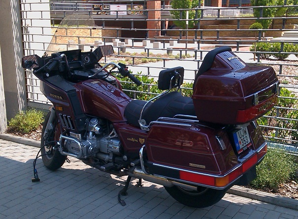 goldwing2.jpg