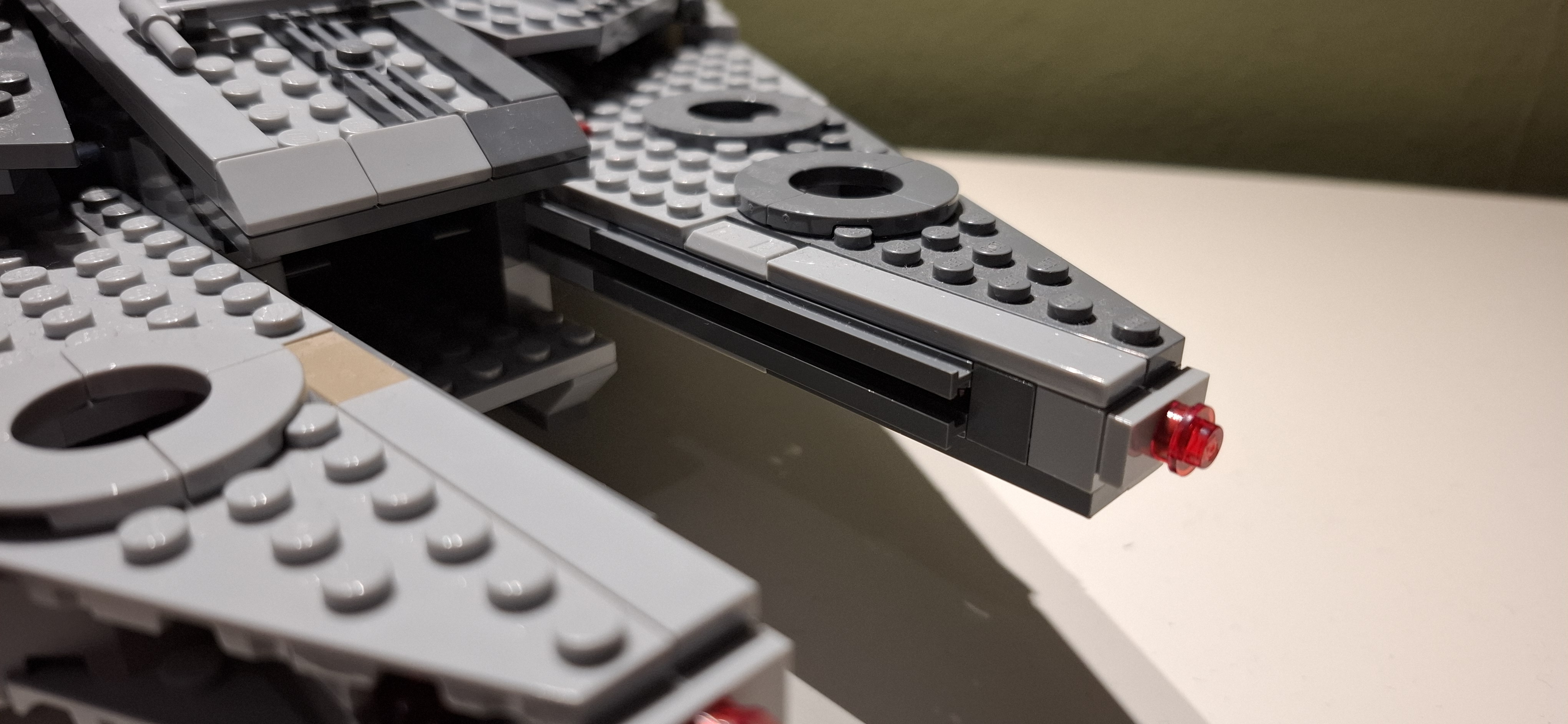 lego_falcon_00.jpg