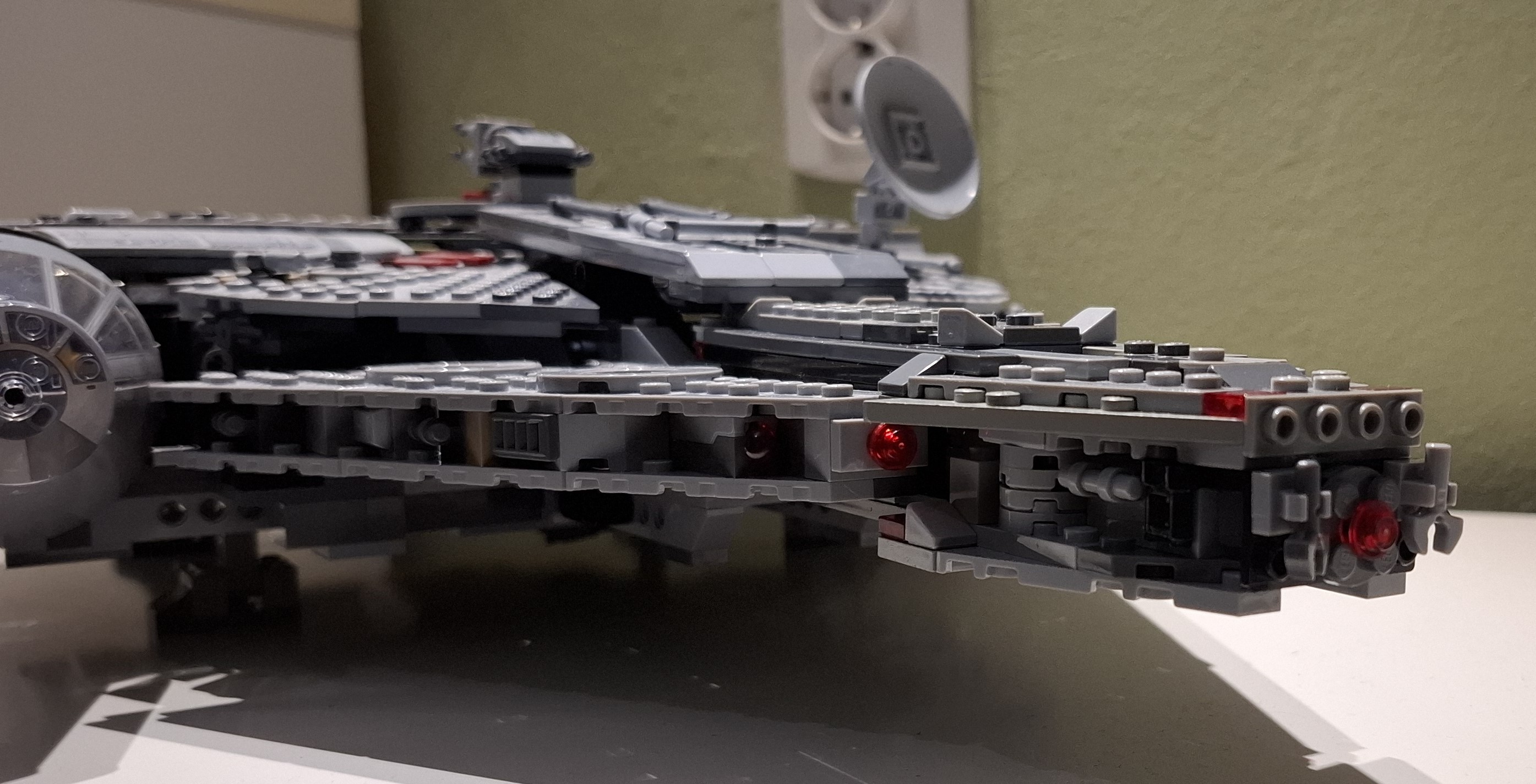 lego_falcon_02.jpg