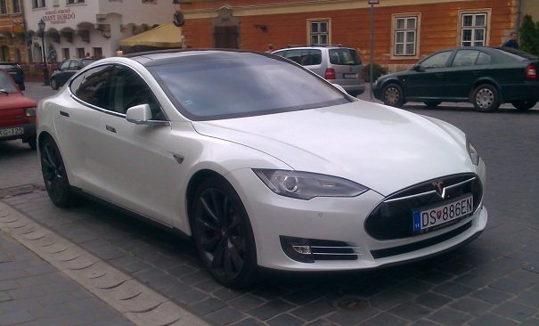 tesla s.jpg