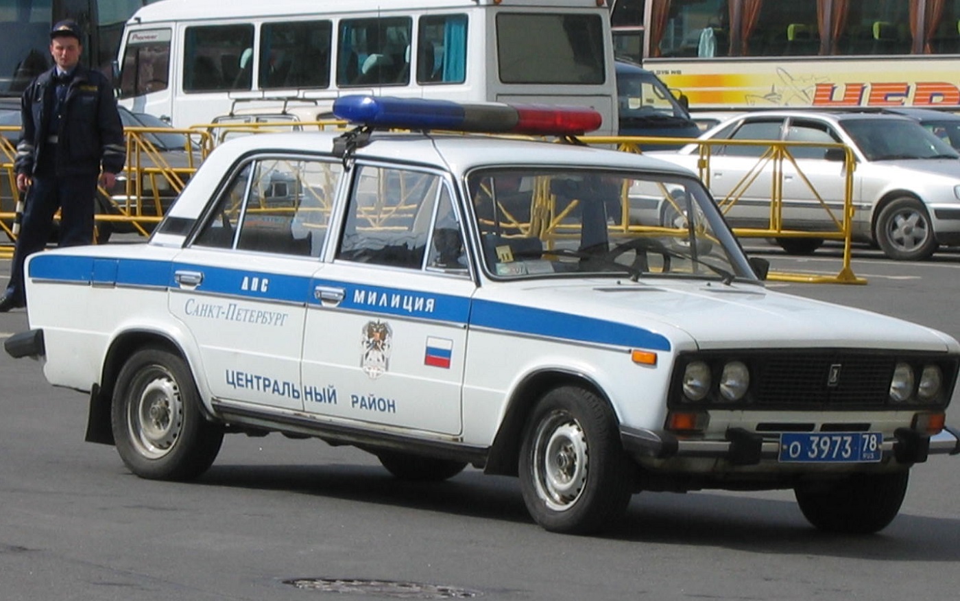 vaz-2106_police_car_in_saint_petersburg_russia.jpg