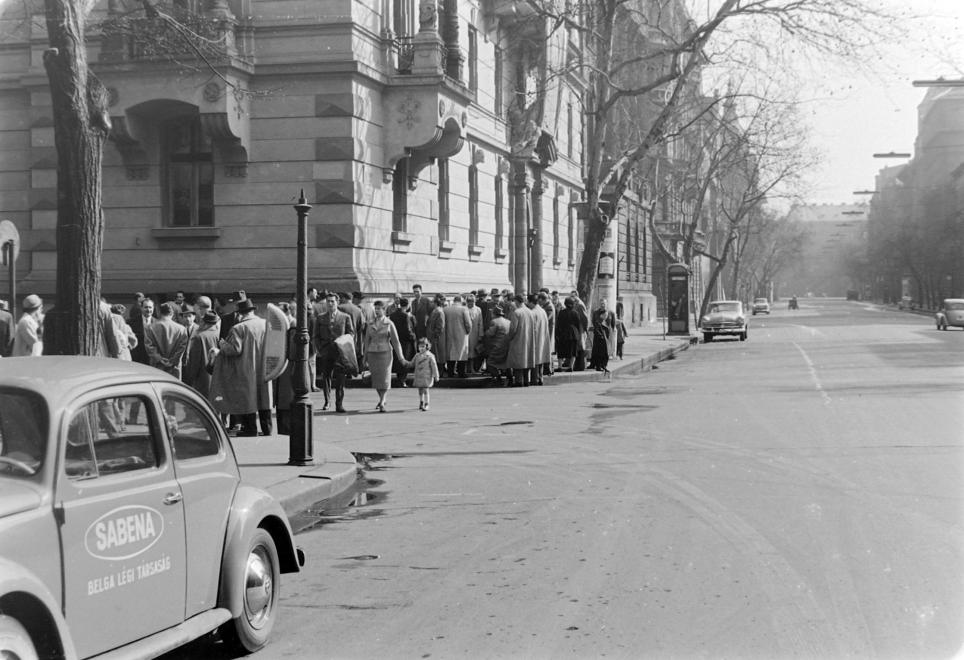 vw04_1959_szent-tamasi_mihaly_bp_alkotmany_utca.jpg