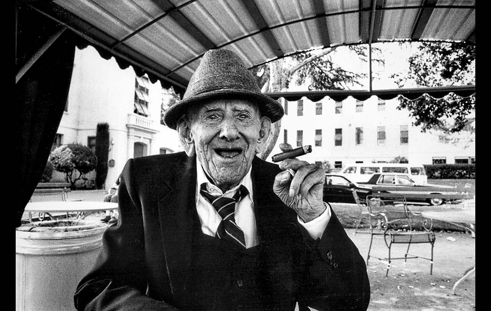 old-man-smoking-cigar.jpg