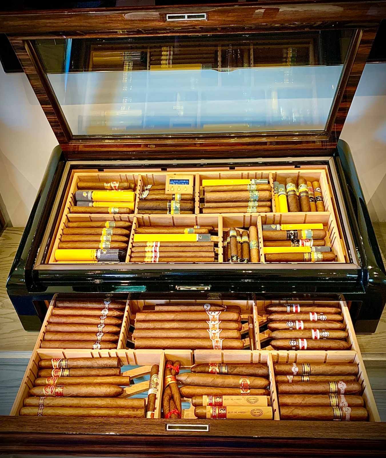 Maklary Vertigo Humidor Macassar 2020 Szivarozok tehát vagyok!