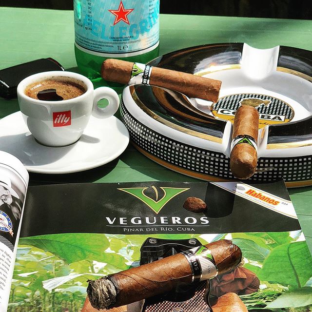 vegueros_entretiempos_cigar_cigarmonkeys_com_cigar_life_stile_1.jpg