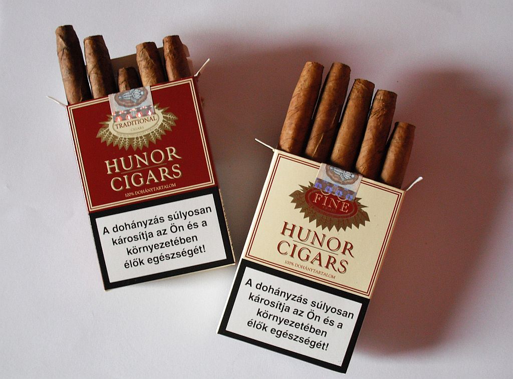 Крепкие сигареты цена. PARTAGAS сигареты. Табачная фабрика Партагас. Кубинские сигареты Партагас. Дорогие сигареты.