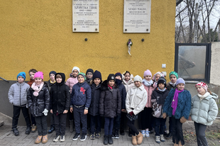 Megemlékezés Szabó Magda lakhelyénél