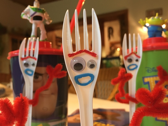 Csináld magad - Villi (Forky) a Toy Story 4-ből