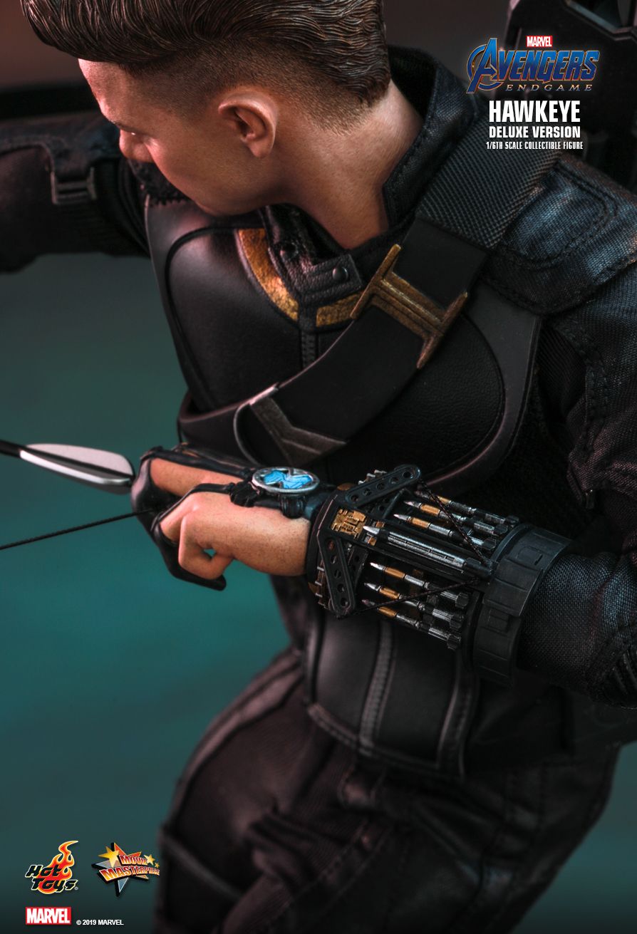 szmk_avengers_engame_hawkeye_hottoys_figure_bosszuallok_vegjatek_solyomszem_9.jpg