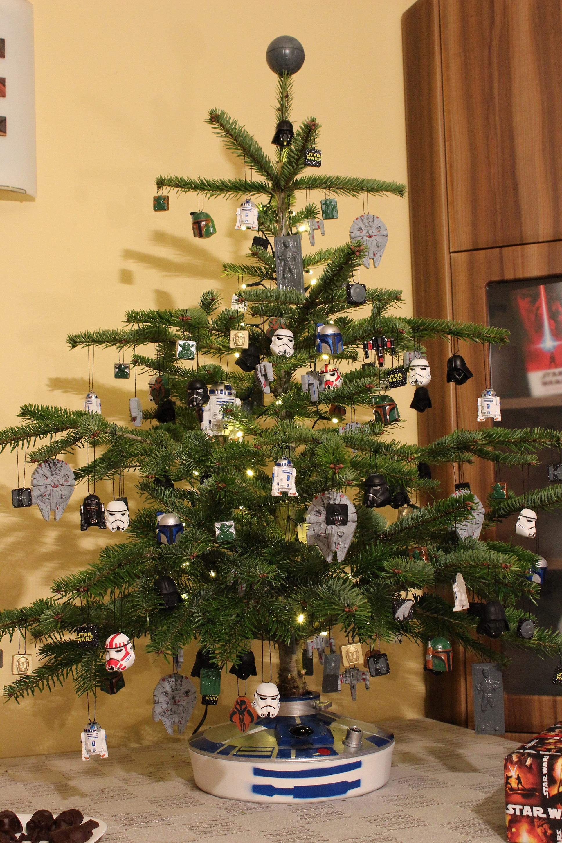 szmk_star_wars_christmas_tree_diy_csinald_magad_csillagok_haboruja_karacsonyfa_11.JPG
