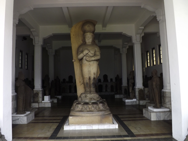Hindu-buddhista korból származó szobrok a jakartai Nemzeti Múzeum gyűjteményében (Fotó: F. Kovács Péter) 