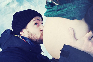 Justin Timberlake puszija Jessica Biel babapocakjára