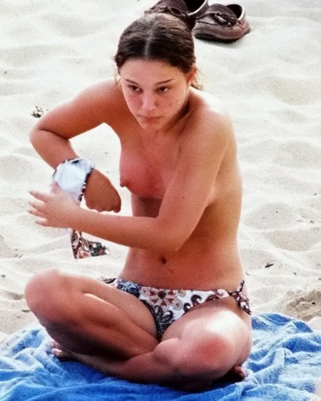 Natalie Portman topless képei (4).jpg