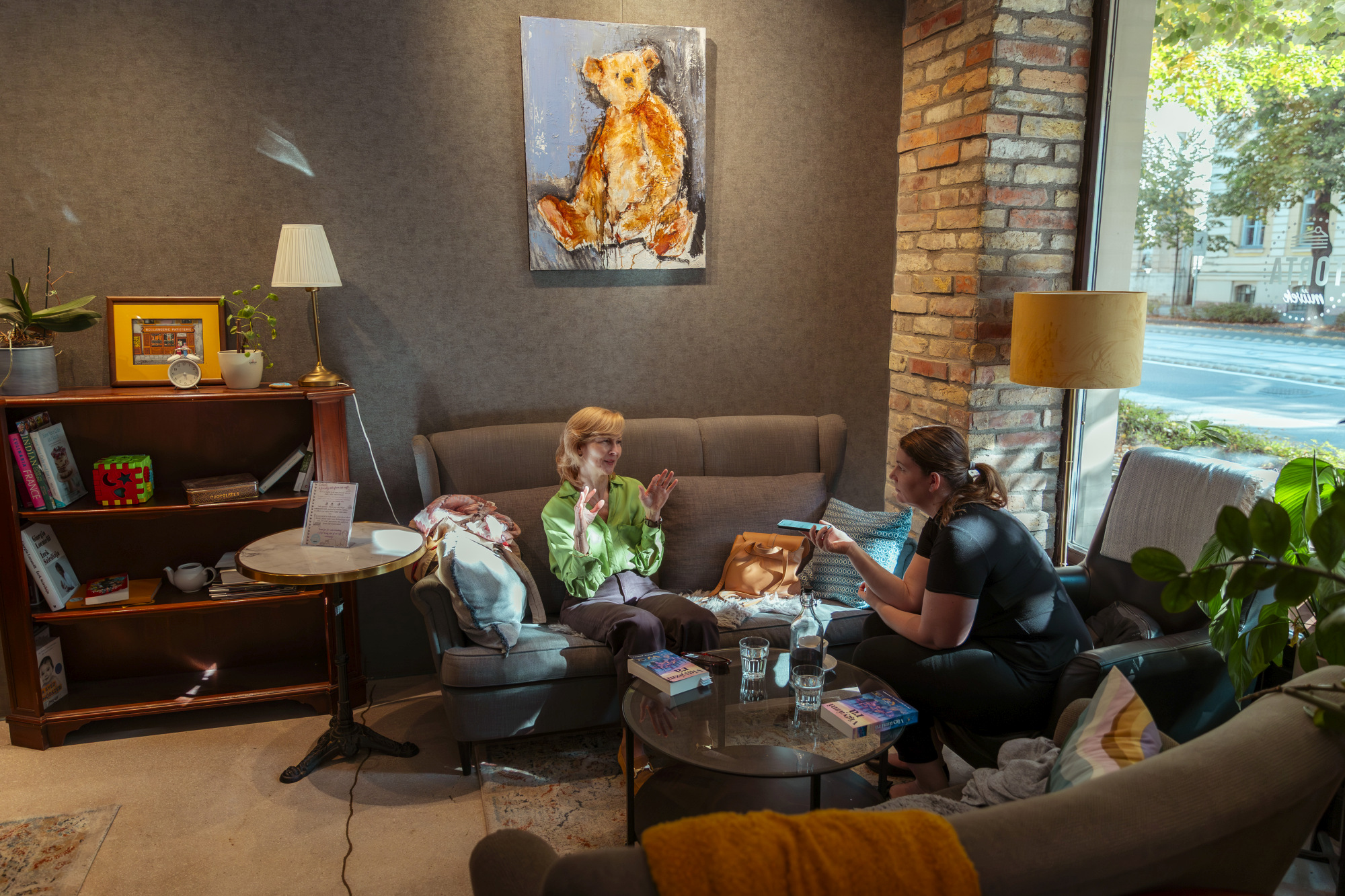 "Kitárok egy kaput azok előtt, akik nem ismerik a nyelvet" - interjú Burján Monikával