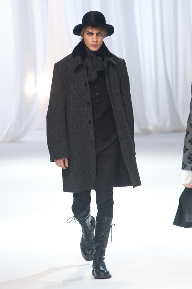 ann-demeulemeester-mens-autumn-fall-winter-2013-pfw20.jpg