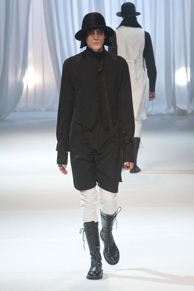 ann-demeulemeester-mens-autumn-fall-winter-2013-pfw3.jpg