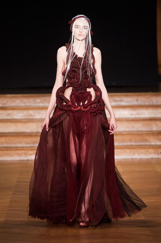 yiqing-yin-haute-couture-spring-2013-pfw21.jpg