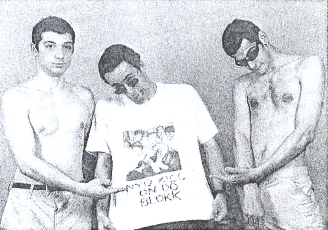 Róka és roll, avagy a Fürgerókalábak együttes a magyar punk ifjúság lapjának 2000 augusztusi számában.jpg