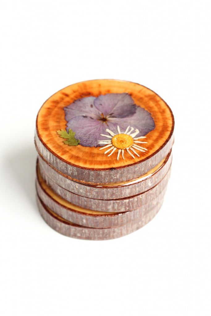 1446150746-dried-flower-coasters.jpg