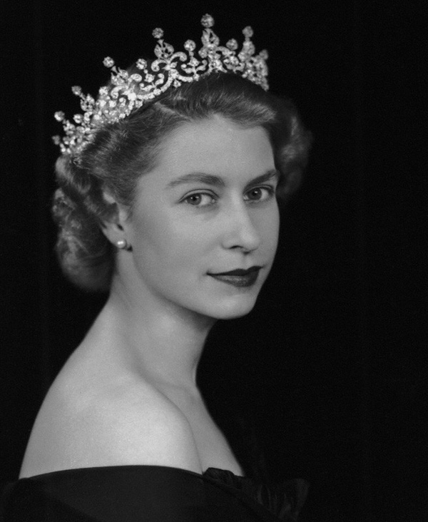 Young-Queen-Elizabeth.jpg