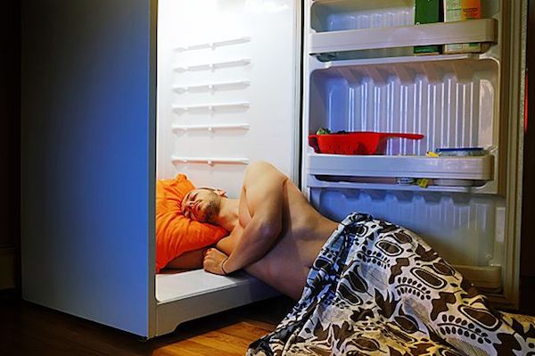 a100099_fridge-during-hot-summer-night.jpg