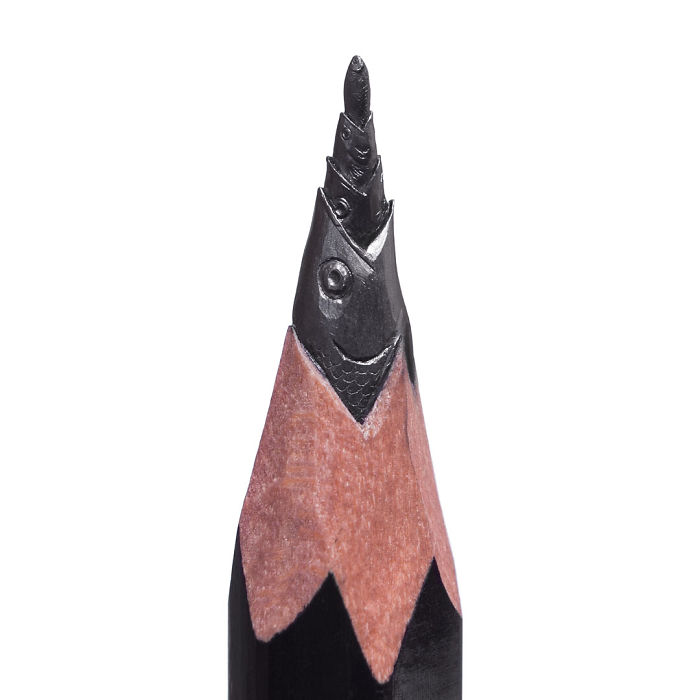artist-makes-tiny-and-incredible-sculptures-on-the-tip-of-pencils-5ec776649e4b7_700.jpg
