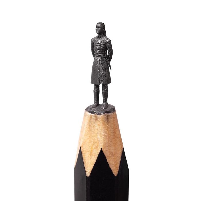 artist-makes-tiny-and-incredible-sculptures-on-the-tip-of-pencils-5ec776c5be93f_700.jpg