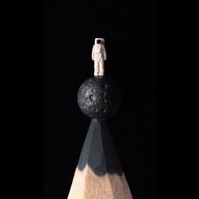 artist-makes-tiny-and-incredible-sculptures-on-the-tip-of-pencils-5ec777336bac2_700.jpg