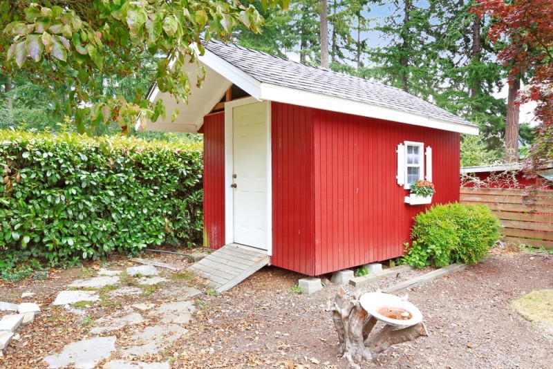 bright-red-wooden-shed-on-backyard-area-min-e1437630765219.jpg