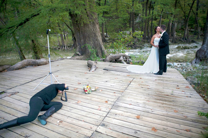 funny-crazy-wedding-photographers-behind-the-scenes-32-5774e2f227bb0_700.jpg