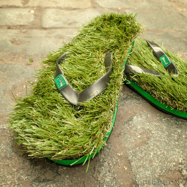 grass-flip-flops-2.jpg