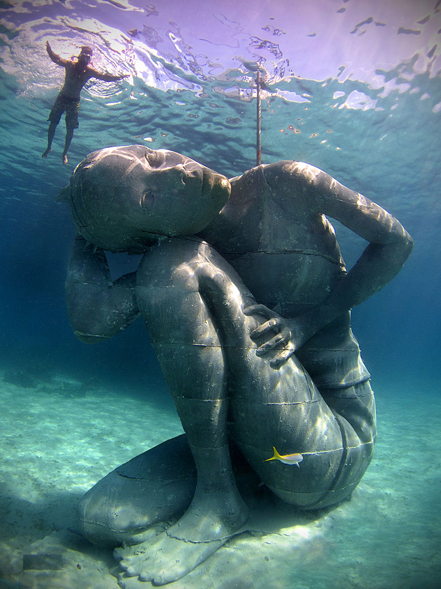 ocean-atlas-bahamas-underwater-sculpture-jason-decaires-taylor-6-57bb12cf020ed_880.jpg