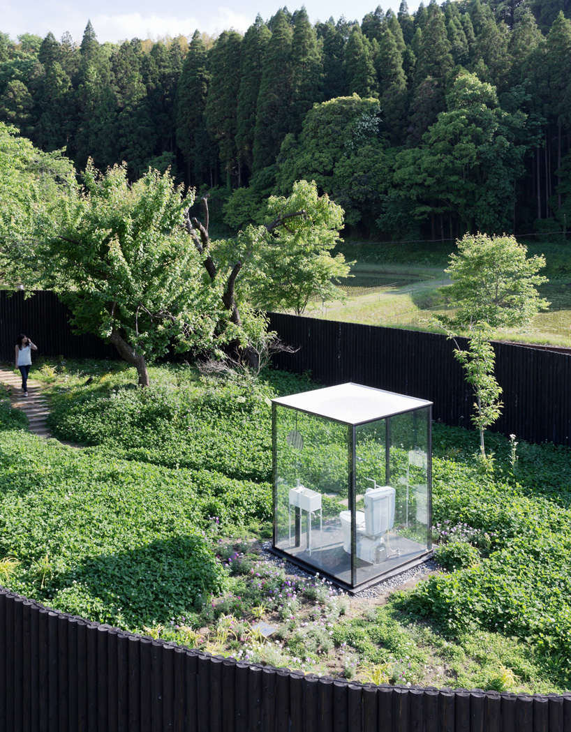 sou-fujimoto-public-toilet-in-ichihara-designboom-03.jpg