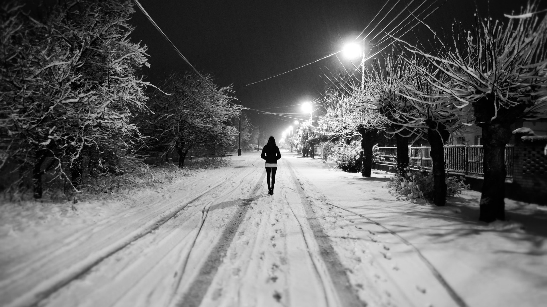 white_snow_night_alone_girl-1920x1080.jpg