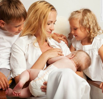 Tandem-breastfeeding.jpg