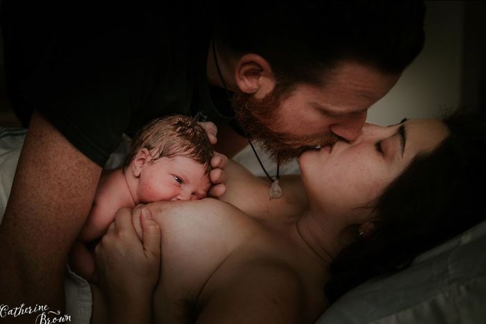 professional-birth-photography-competition-winners-labor-2018-5ad45a8631596_700.jpg