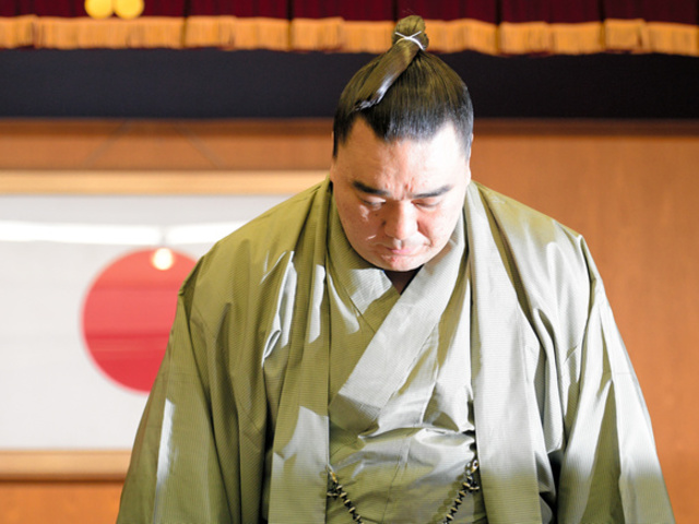 Harumafuji botrányos visszavonulása