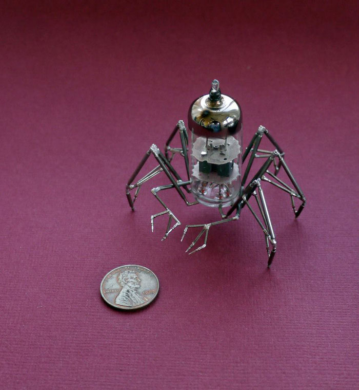 insects-made-from-watch-parts-and-discarded-objects-by-justin-gershenson-gates-a-mechanical-mind-4.jpg