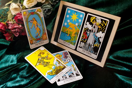 tarot-3691074_340.jpg