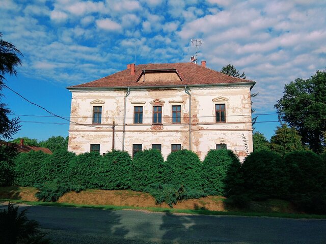 Dervalics-kastély, Szentkozmadombja