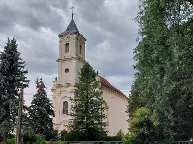 Nepomuki Szent János Római Katolikus templom és kolostor, Mesztegnyő