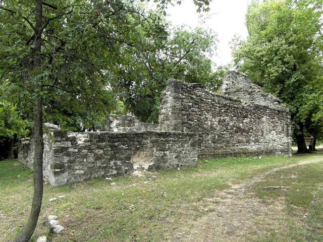 Kövesdi templomrom, Aszófő