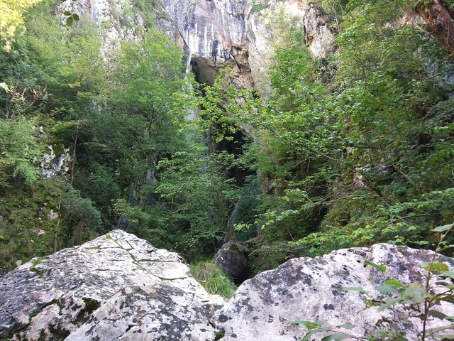A szolcsvai Búvópatak barlangja, Alsószolcsva, Erdély