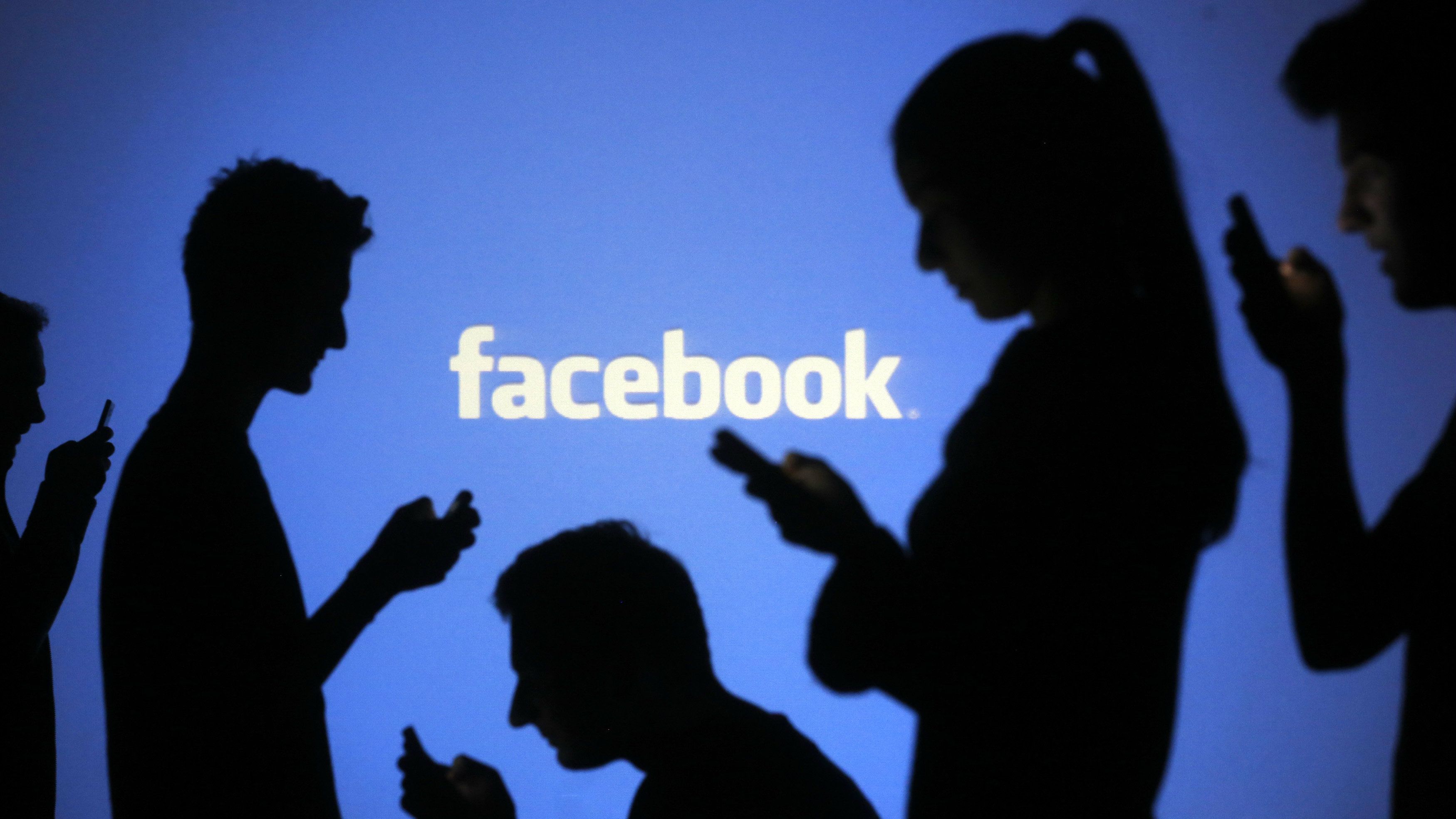 Mi történik az adatainkkal a Facebook-on, avagy kirándulás a Facebook jogi útvesztőiben