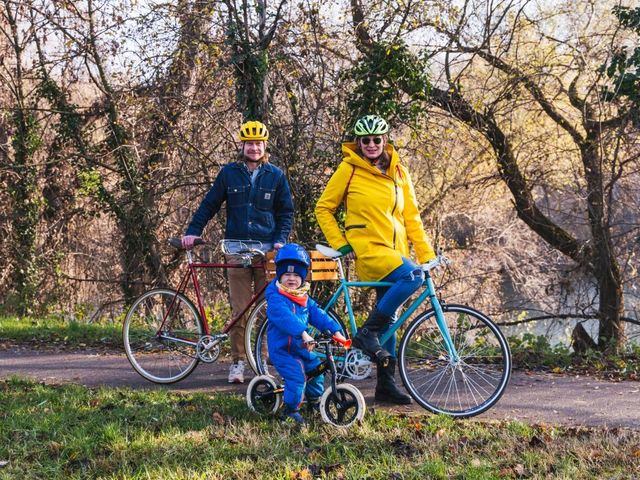 A Farkas Család télen-nyáron, tömegközlekedés helyett is bringázik